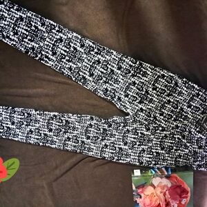 Black and White Patterned Emma Holiday Party Pants In Siz Medium